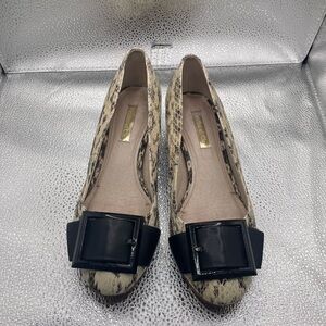 Louise et Cie Size 6 snakeskin print black heel loafers